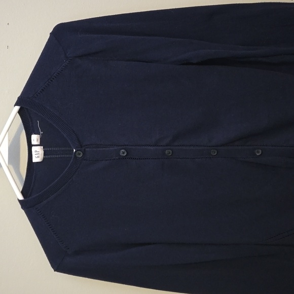 GAP Cardigan - Picture 2 of 5